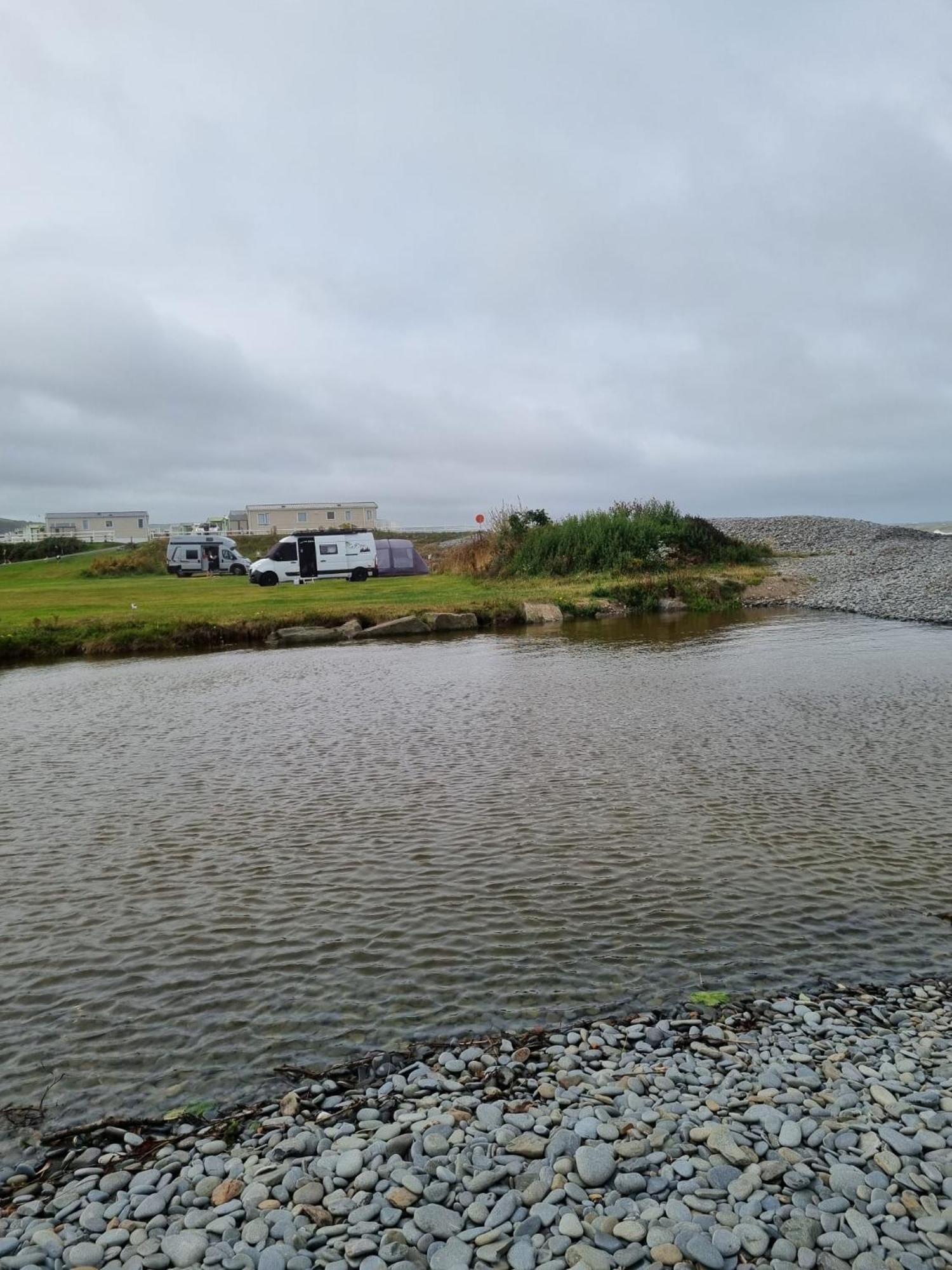 Bayview At Pengarreg Hotel Llanrhystyd Buitenkant foto