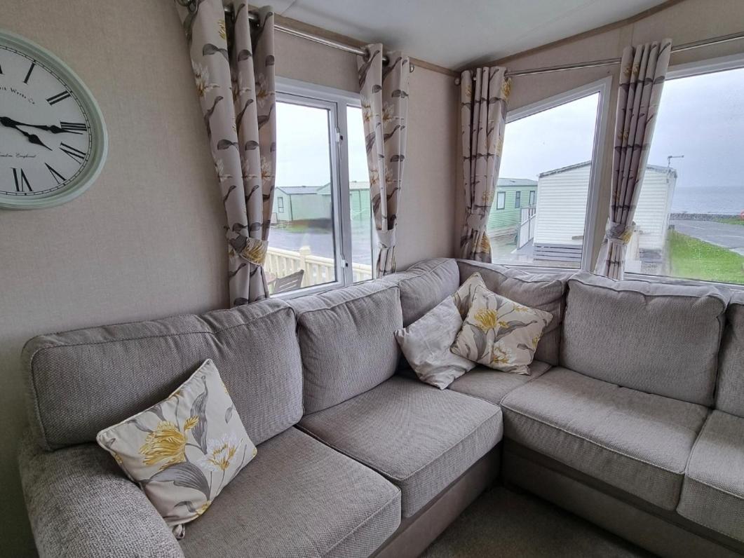 Bayview At Pengarreg Hotel Llanrhystyd Buitenkant foto