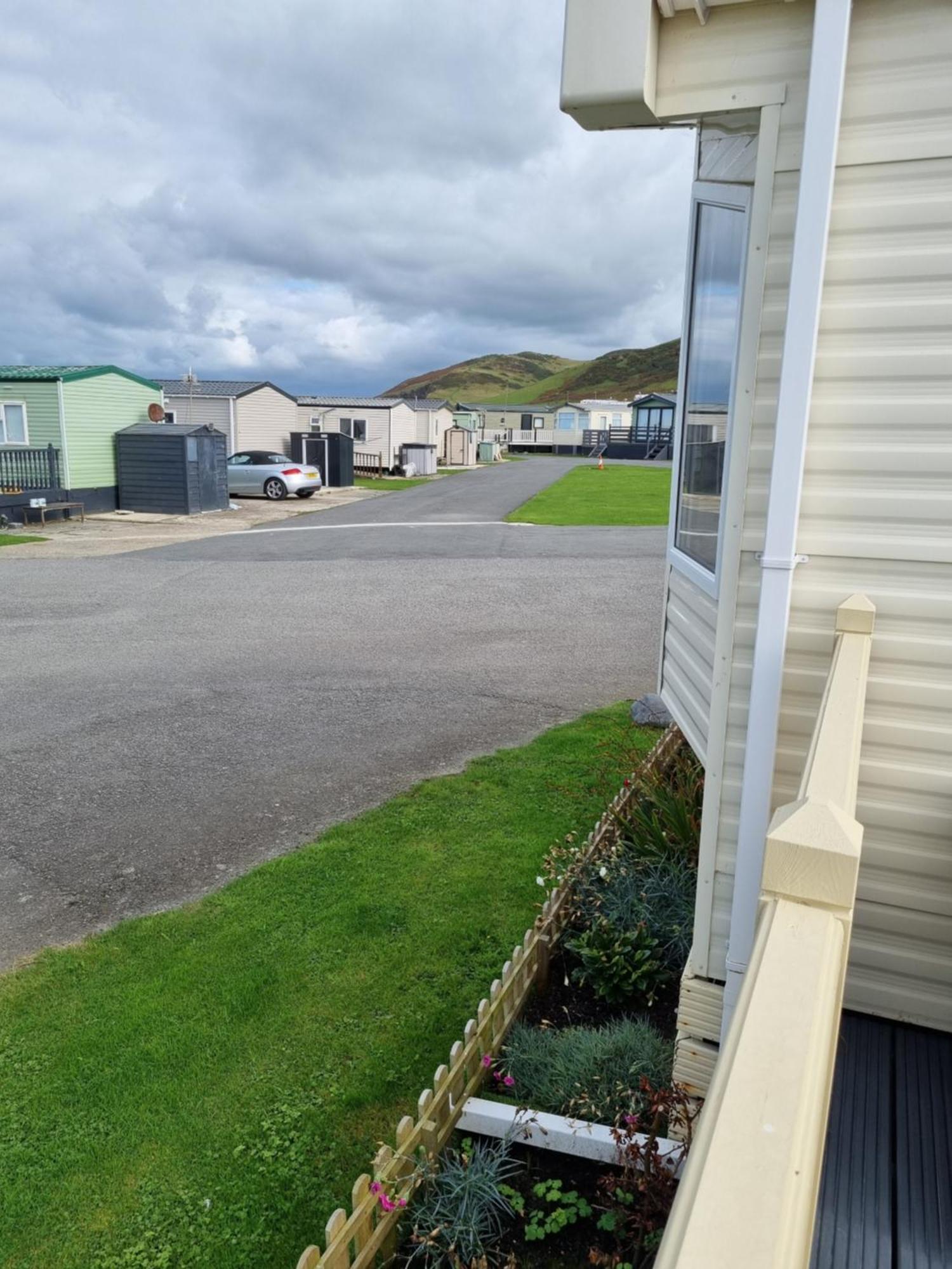 Bayview At Pengarreg Hotel Llanrhystyd Buitenkant foto